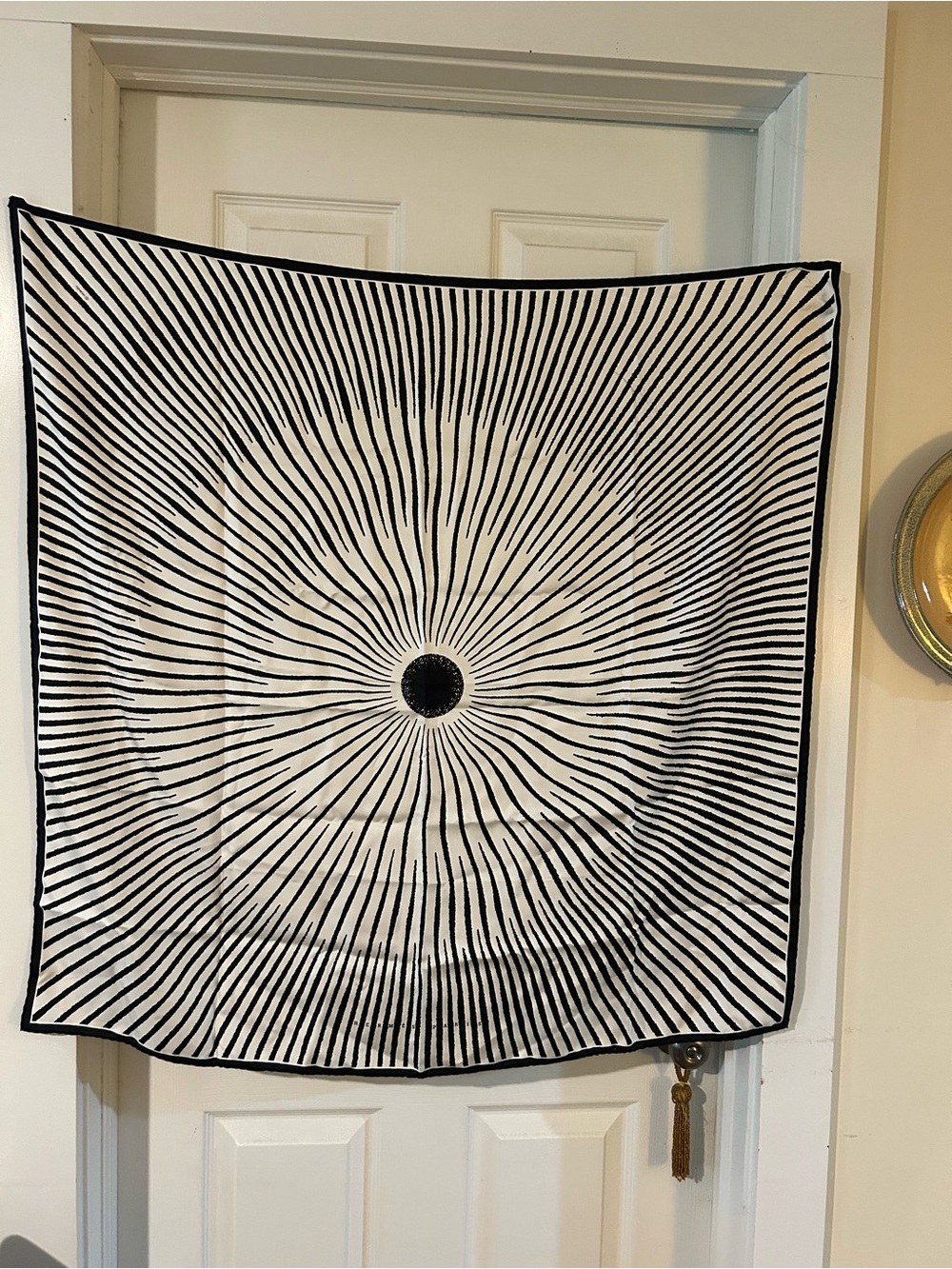 Vintage Hermes 100% silk black and white scarf 35“ x 35“, never dry, cleaned - Picture 5 of 8